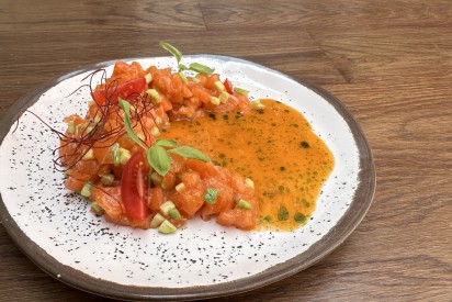 Salmon tartare with avocado