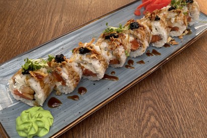 Roll with trout and melon