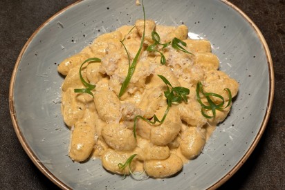 Gnocchi with shrimp and tomato pesto