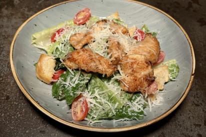 Caesar salad with chicken