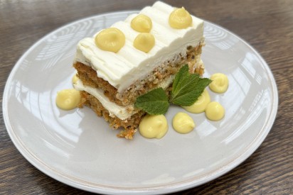 Морковный торт с апельсиновым курдом